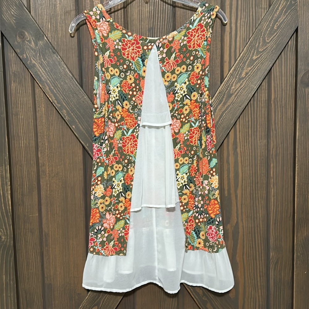 Matilda Jane women’s size medium floral tunic